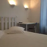 Au Nouvel 2* Toulon