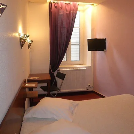 Hotel Au Nouvel 2*
