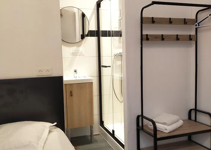 Au Nouvel Hotel 2*