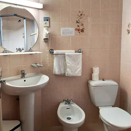 Au Nouvel Hotell