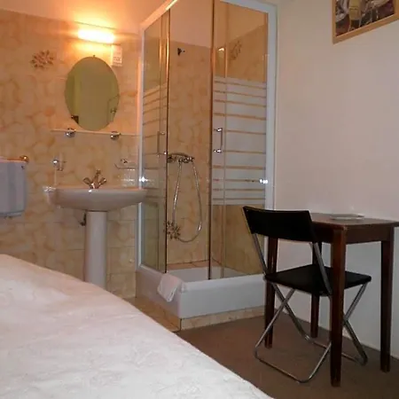 Hotel Au Nouvel Toulon